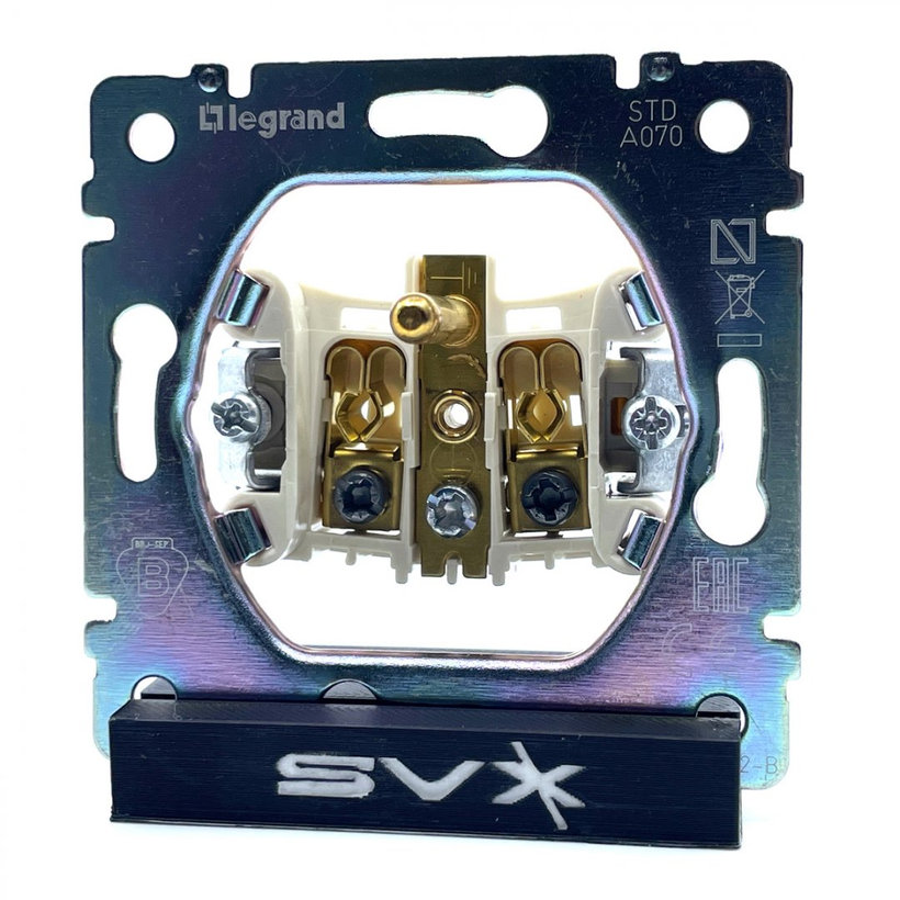 Valena zásuvka s krytem IP44 bílá