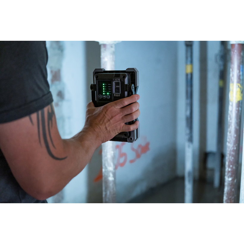 Mobilní nabíjecí LED reflektor RUFUS 3010 MA