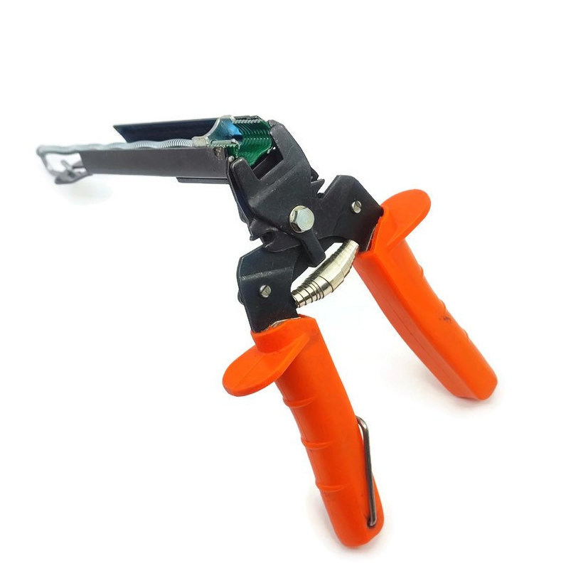 Kleště omega se zásobníkem