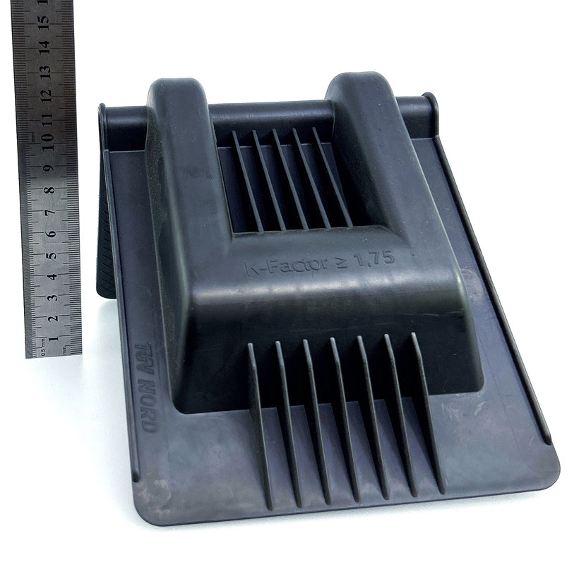 Ochranný plastový roh XXL 210x150x130mm