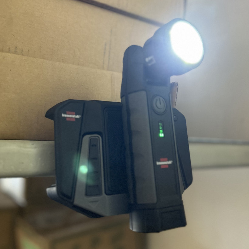 Professional bezdrátová nabíjecí podložka včetně kabelu USB-C