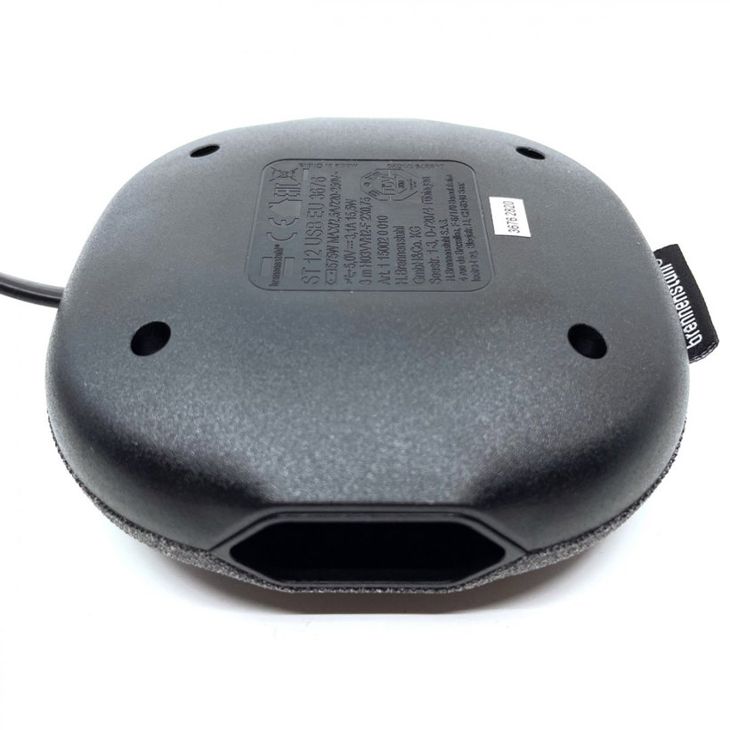 Stolová zásuvka 3-násobná, plochá