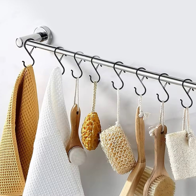 S-hák s pojistkou - černý