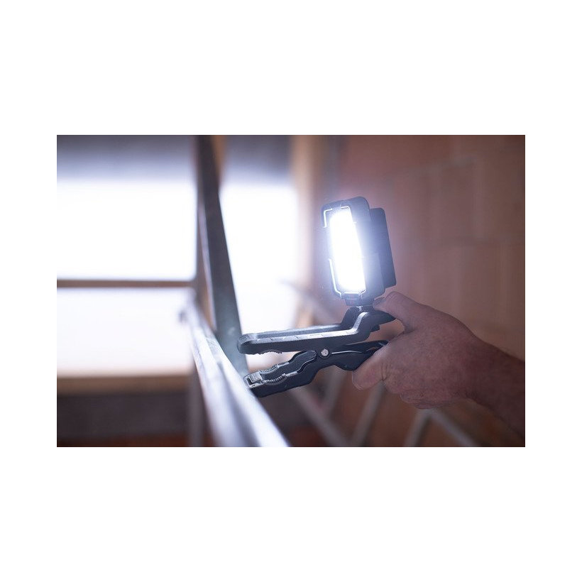 Mobilní LED reflektor bateriový CL