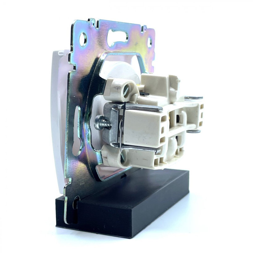 Valena 1-zásuvka bílá