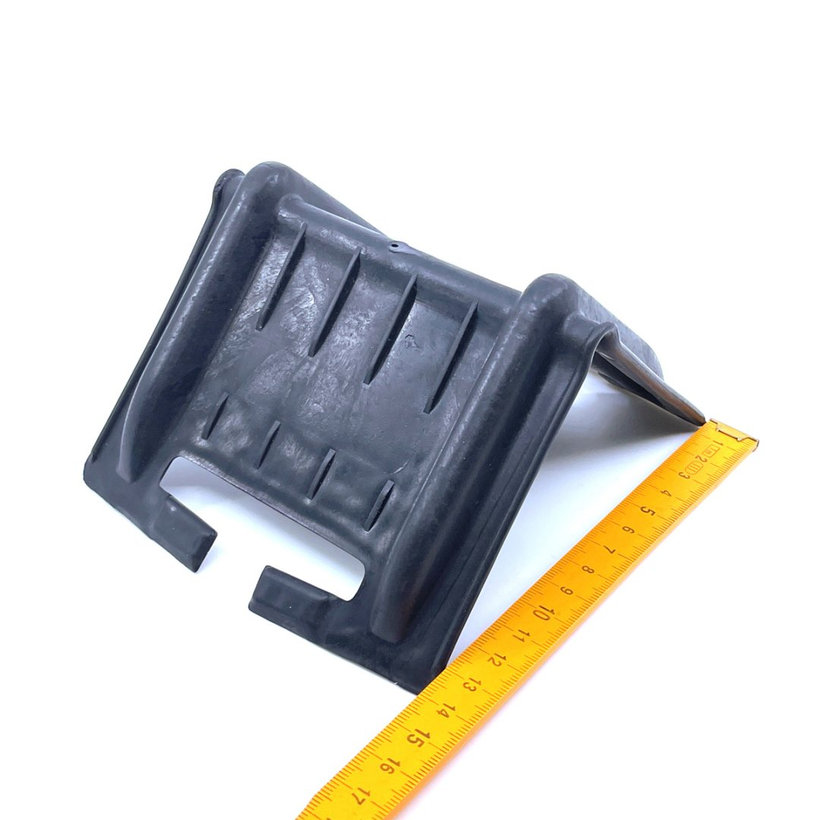 Ochranný plastový roh 100x140x80mm