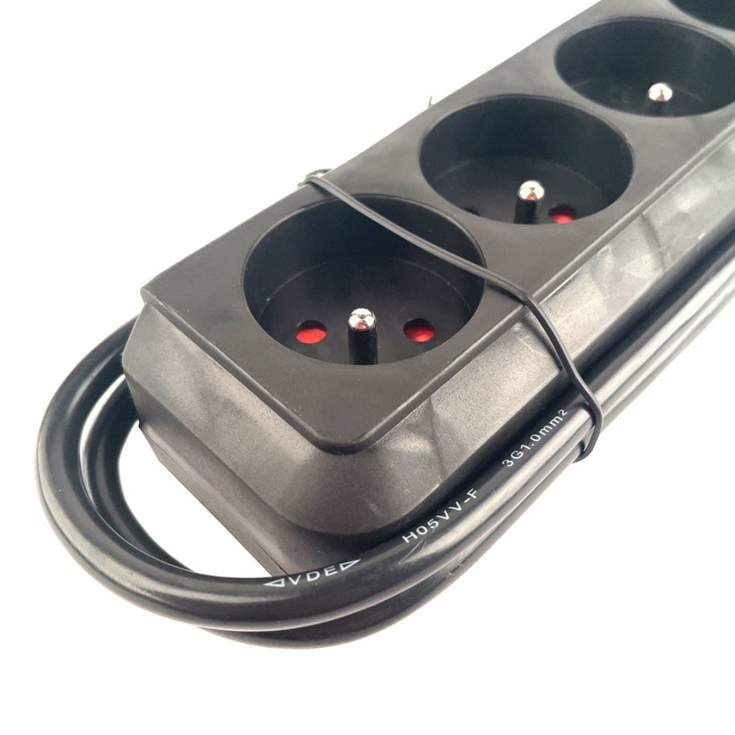 Prodlužovací kabel 6-zásuvkový s vypínačem černý 1,5m