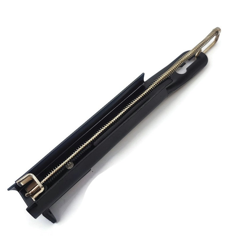 Kleště omega se zásobníkem