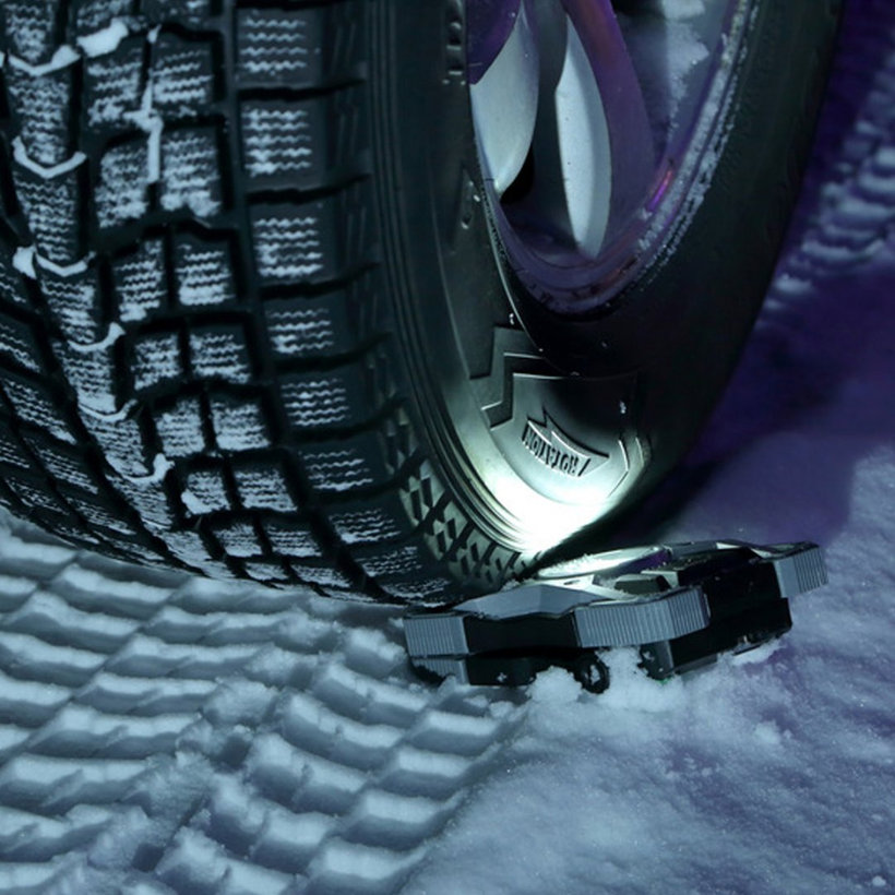 Mobilní nabíjecí LED reflektor RUFUS 3000 MA