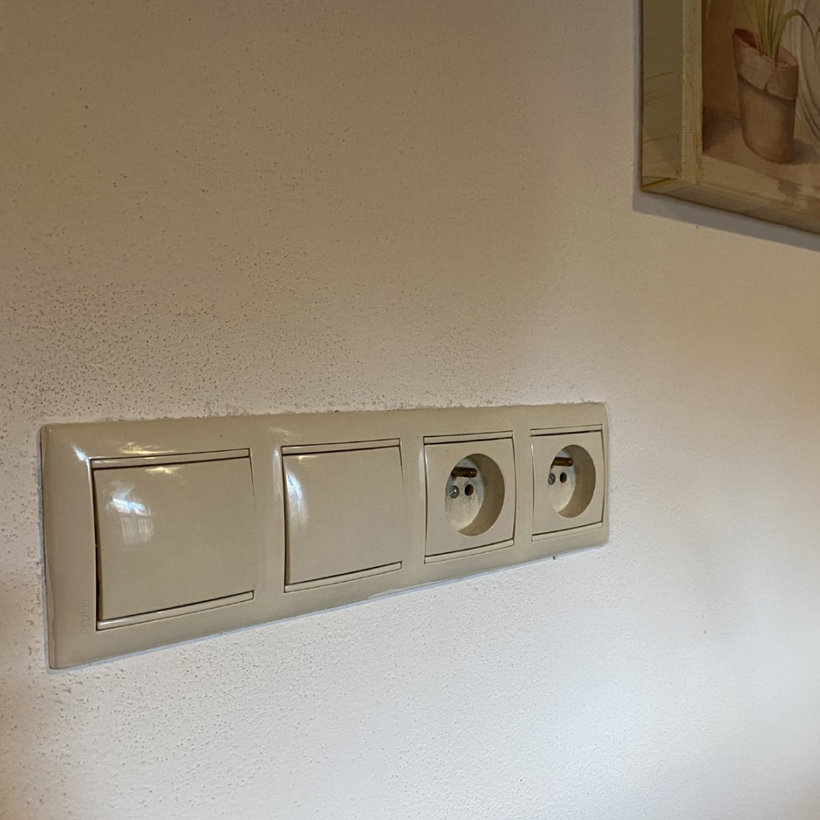 Valena vypínač č.7 béžový