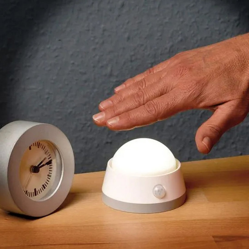 Touch Me lampa LED s pohybovým PIR detektorem a vypínačem