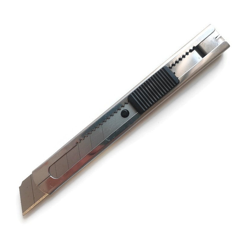 Nůž odlamovací kovový 18mm