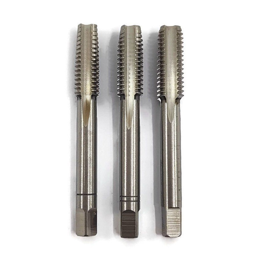 Závitník vnitřní M4 - sada