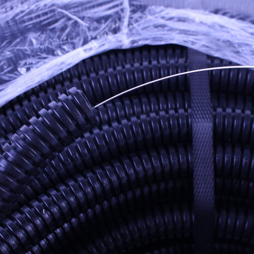 Trubka černá se zaváděcím perem DX25 25mm