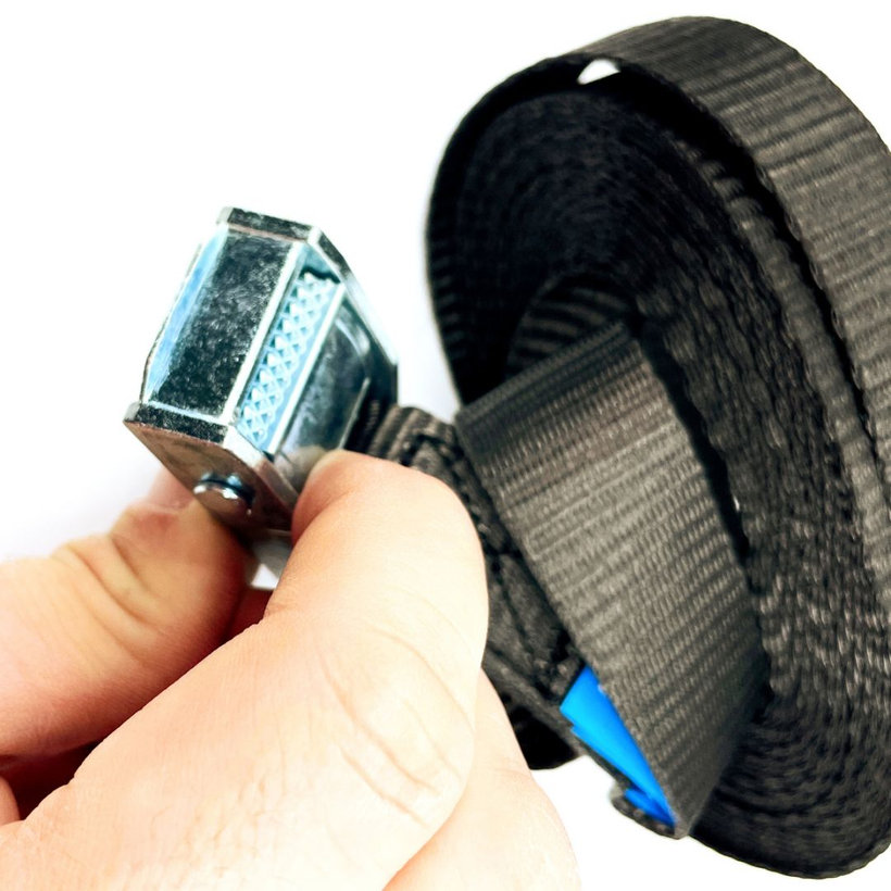 Jednodílný rychloupínací pás se sponou a volným koncem černý 6M