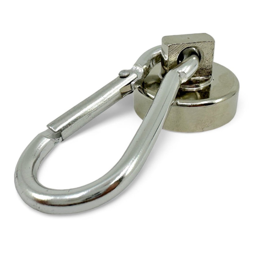 Magnet s karabinou