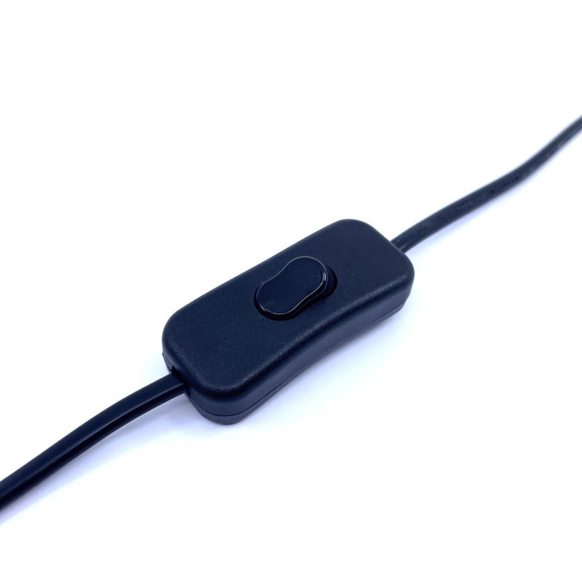 Germicidální dezinfekční lampa pro sterilizaci prostoru s ozónem