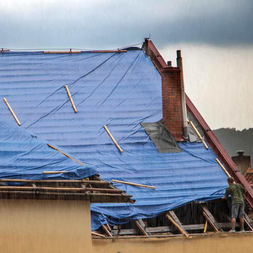 Plachta krycí 2x8m modro-stříbrná 200g/m²