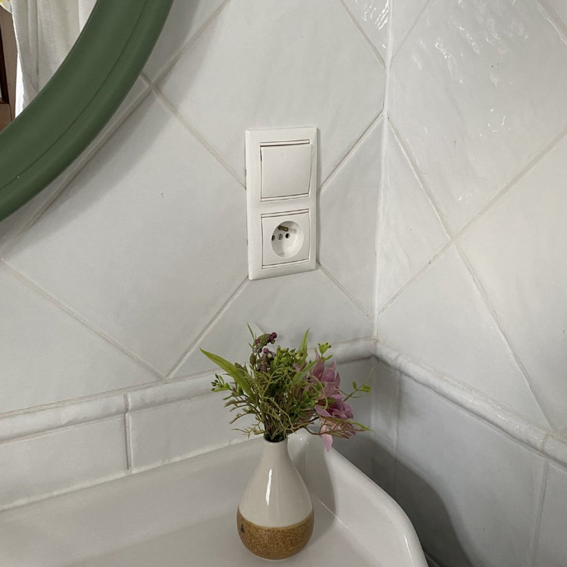 Valena vypínač č.6 bílý