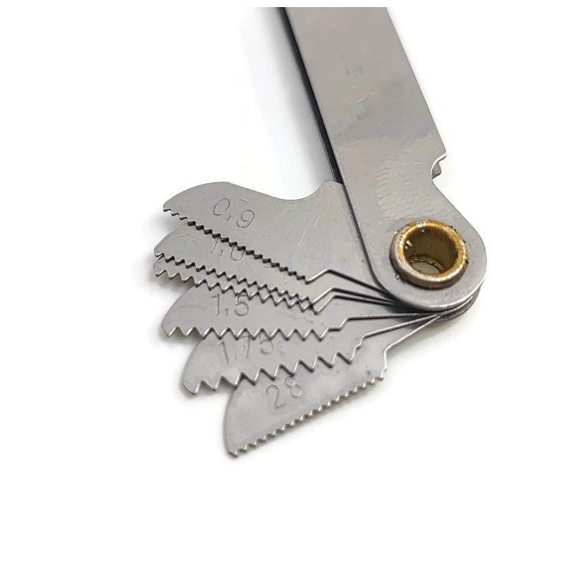 Závitníky a závitová očka 32-dílná sada