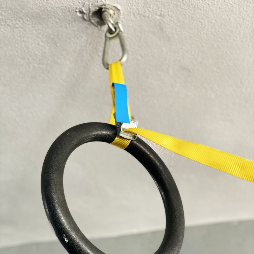 Jednodílný rychloupínací pás se sponou a volným koncem černý 8M