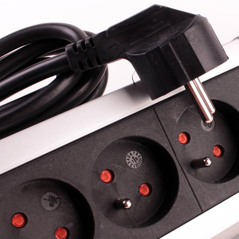 Přepěťová ochrana Office-Line 6 zásuvková černá 3m