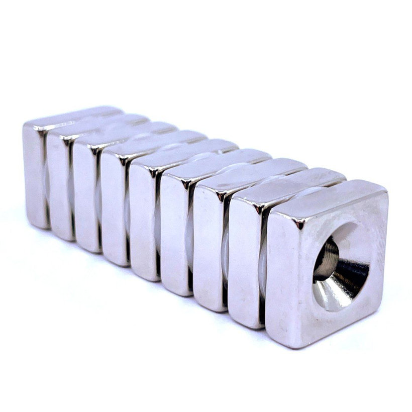 Magnet - kvádr s otvorem