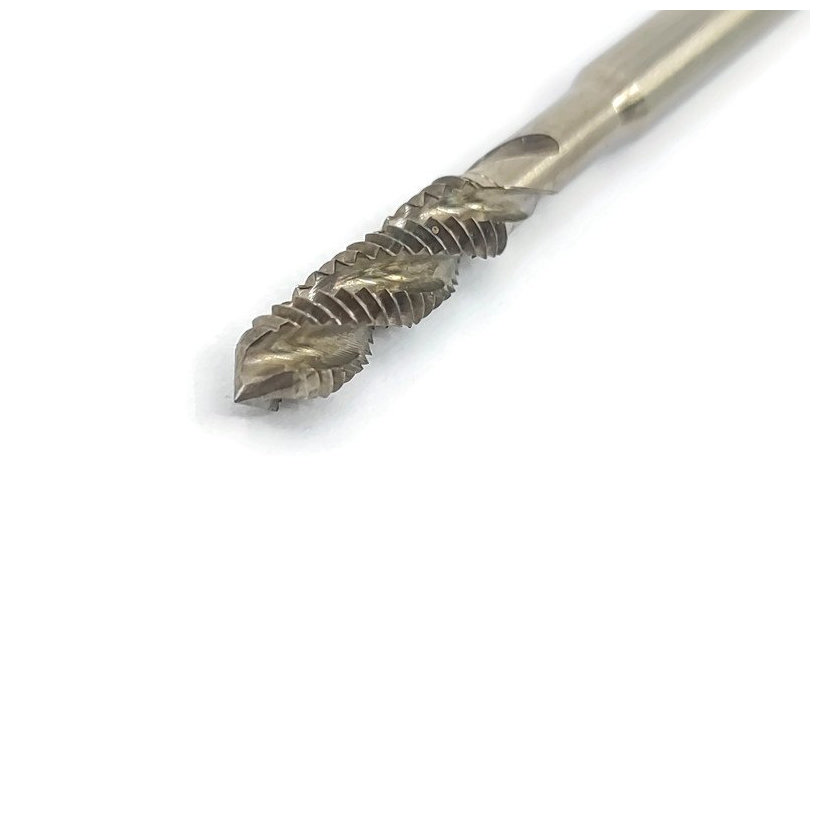 Závitník pro slepé závity M3