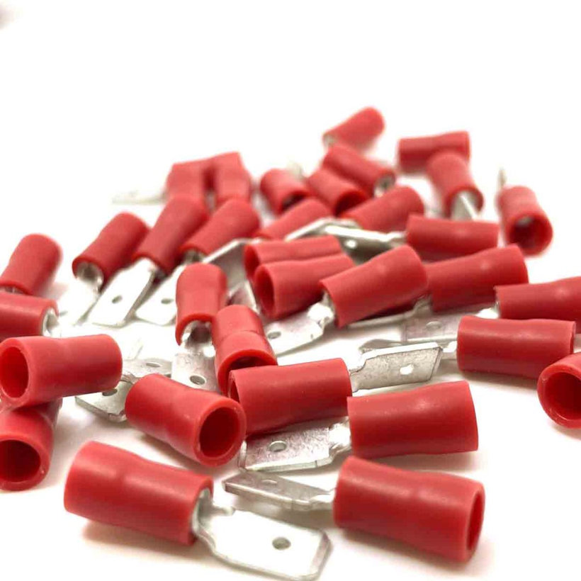 Izolované Cu lisovací kolíky ploché červené 1,5mm²