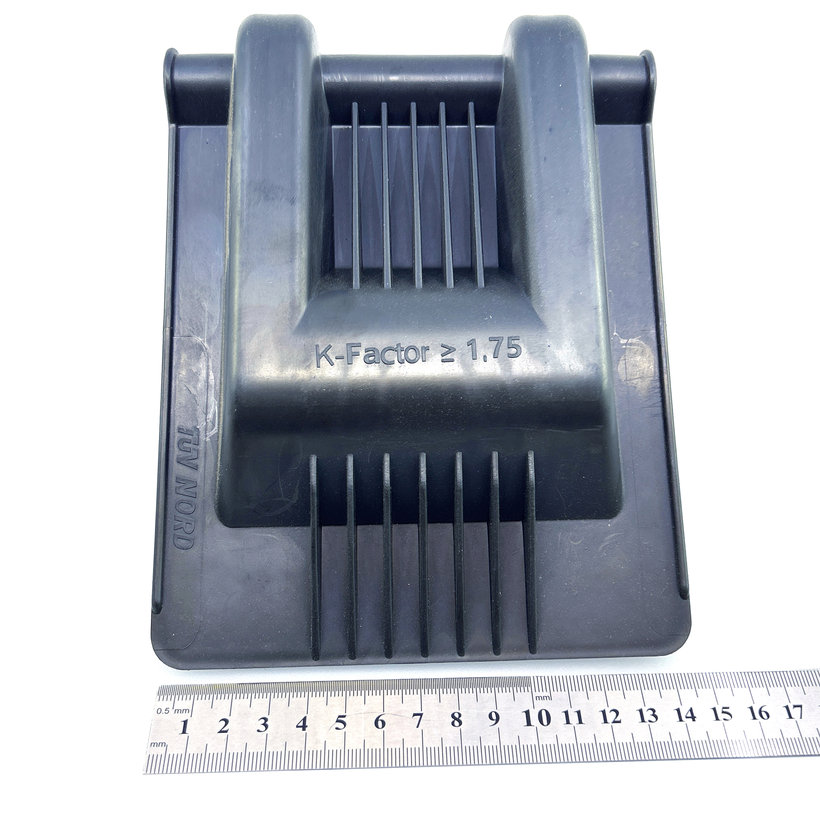 Ochranný plastový roh XXL 210x150x130mm