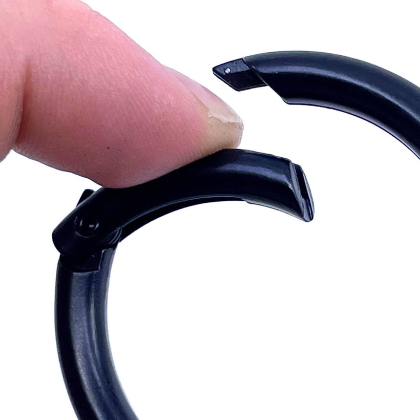 Kroužek otevírací černý 6x26mm