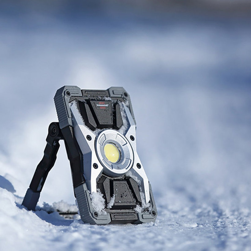 Mobilní nabíjecí LED reflektor RUFUS 3000 MA