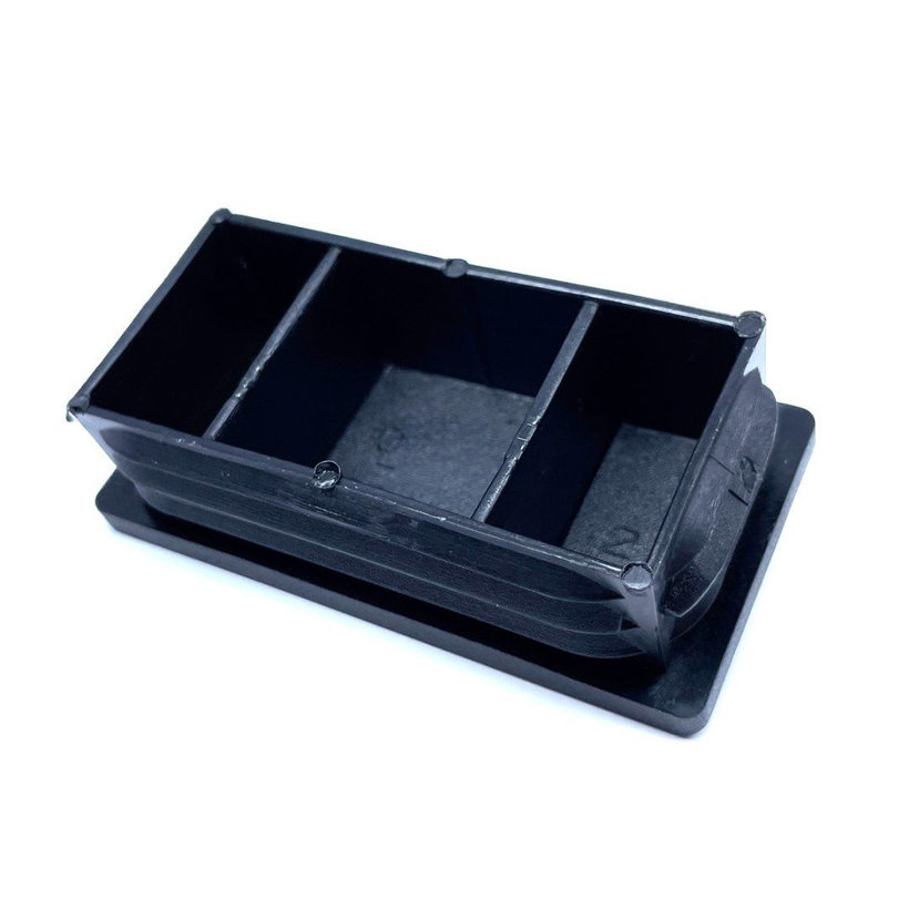 Záslepka obdélníková černá 50x30x1-2mm