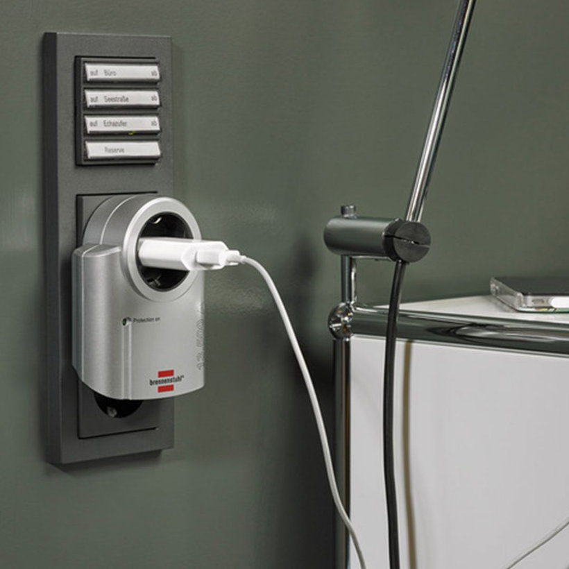 Přepěťová ochrana do zásuvky 230/16 A