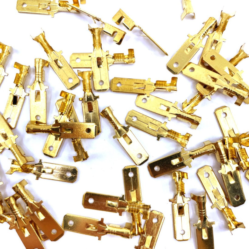 Neizolované Cu lisovací kolíky ploché s pojistkou 2,5mm²