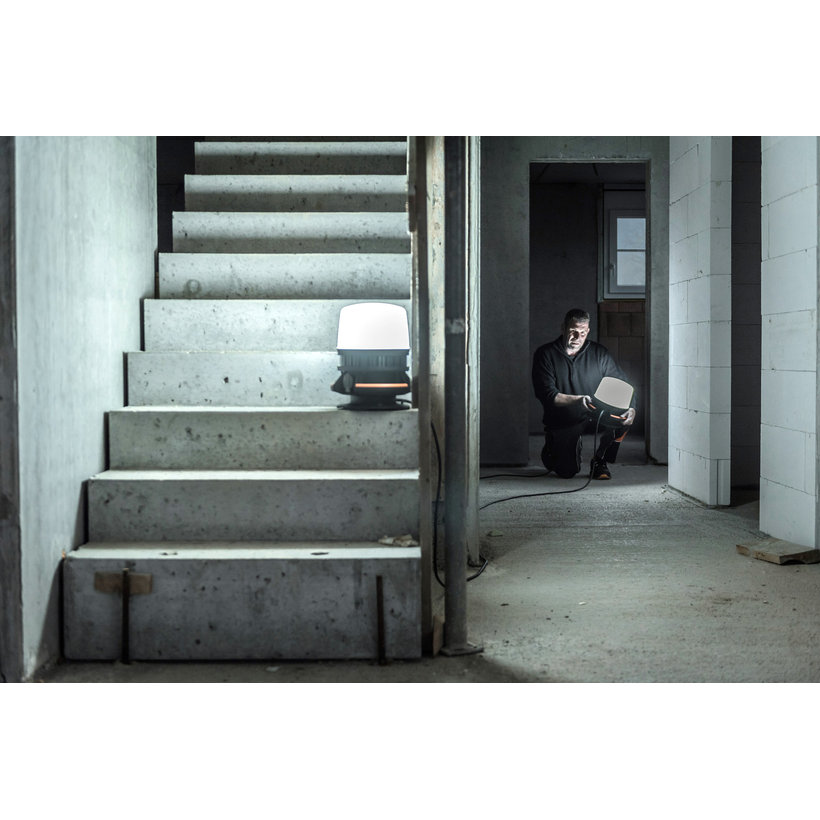 LED stavební reflektor ORUM 360° – 97 W, 12 600 lm, IP54