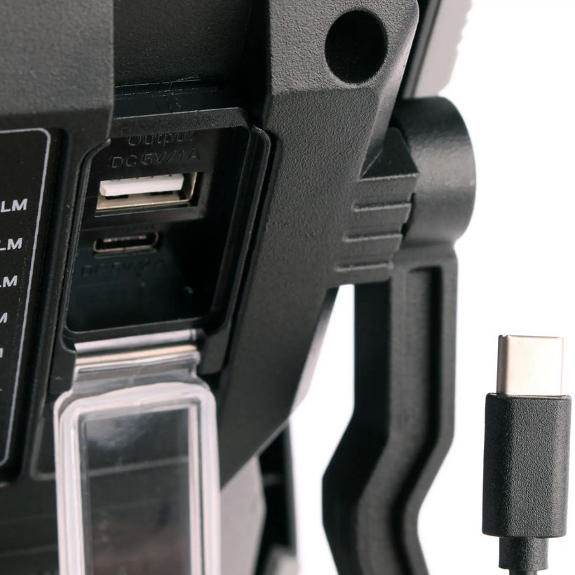 Mobilní nabíjecí LED reflektor RUFUS 3010 MA