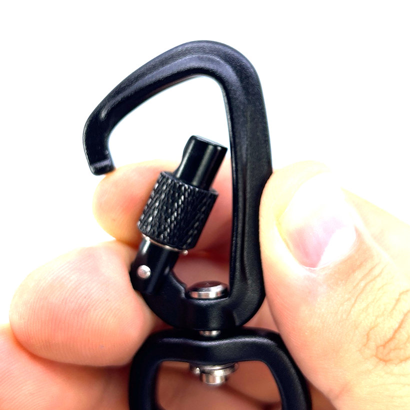 Hliníková karabina se šroubem 69mm - černá