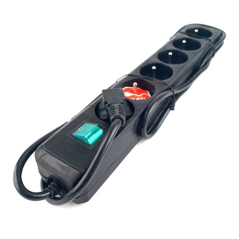 Prodlužovací kabel 6-zásuvkový s vypínačem černý 1,5m