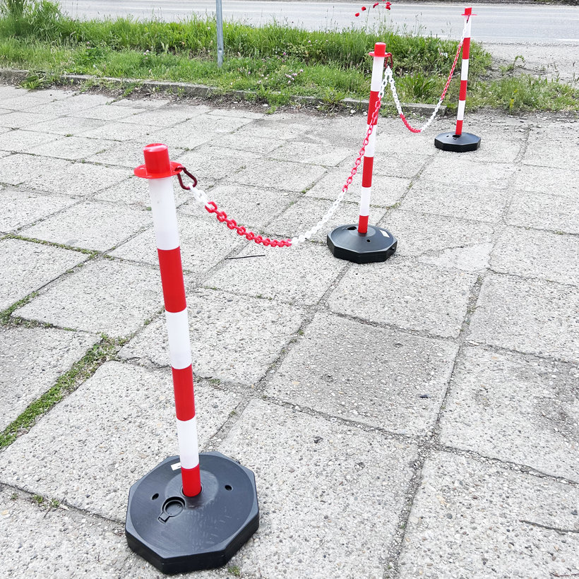 Silničářský podstavec červeno-bílý 90cm