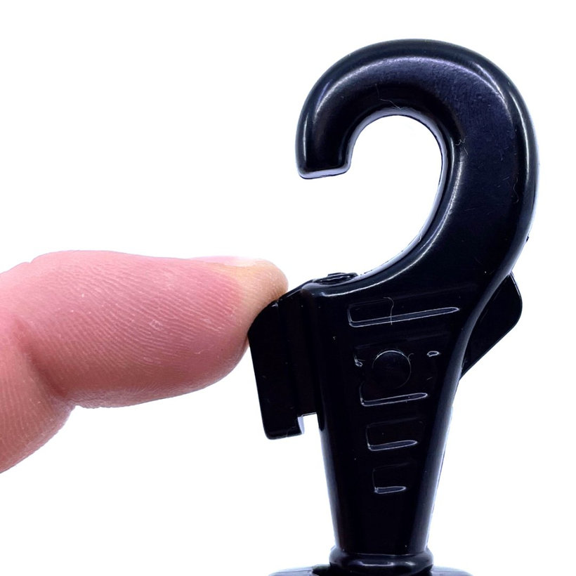 Karabina otočná s prolisem a pojistkou černá 82x20mm