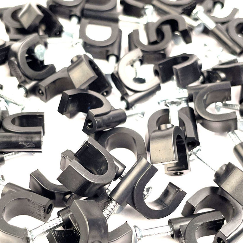 Kabelážní příchytka oválná černá 7mm