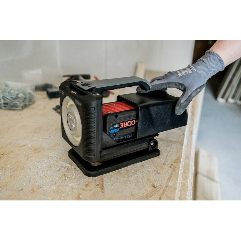 Reflektor LED - ruční svítilna