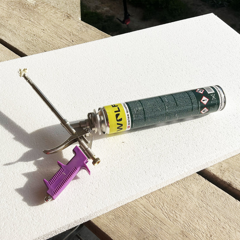 Montážní lepidlo (PUR) pistolové - na Polystyren 750ml