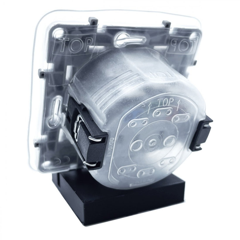 Niloé zásuvka bílá s krytem IP44