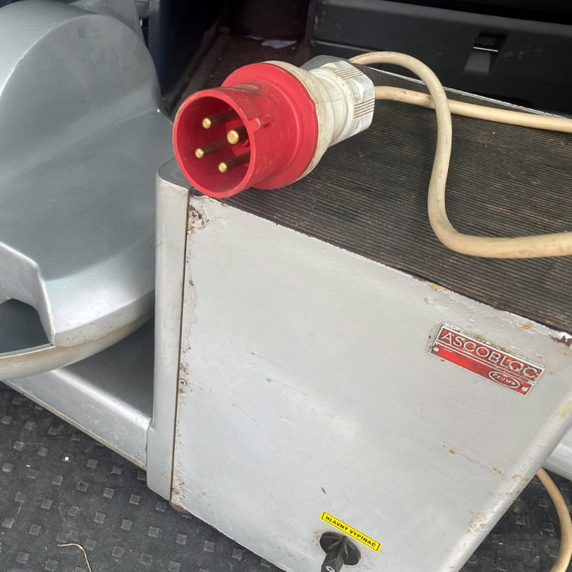 Vidlice 400V 32A/5 IVNO 3253