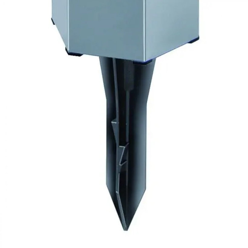 Solární lampa na osvětlení chodníku