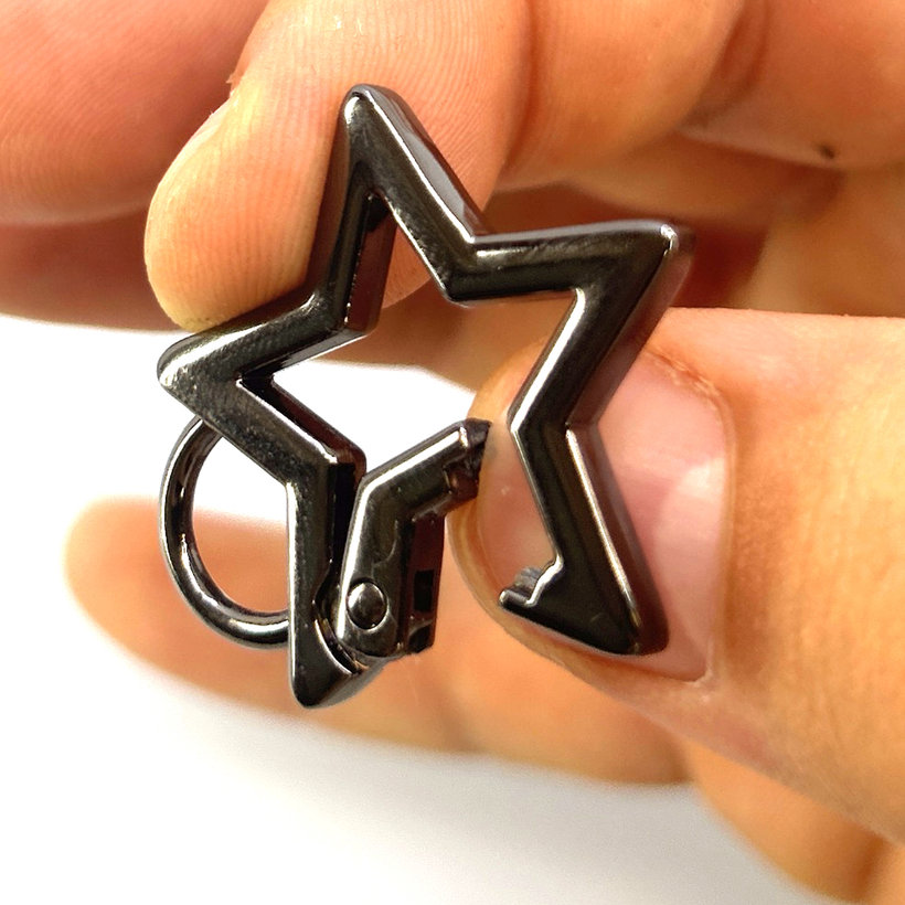 Ozdobná karabina s hvězdou 36 mm