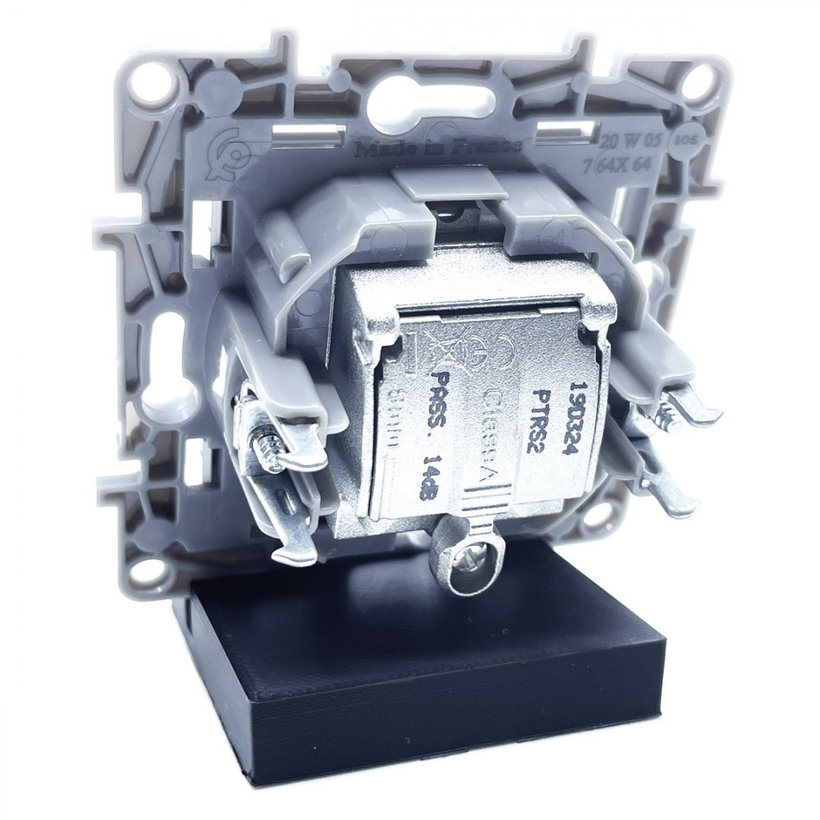 Niloé zásuvka TV+R+SAT bílá průběžná