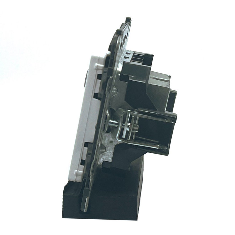 Valena LIFE TV-RD-SAT průběžná zásuvka bílá